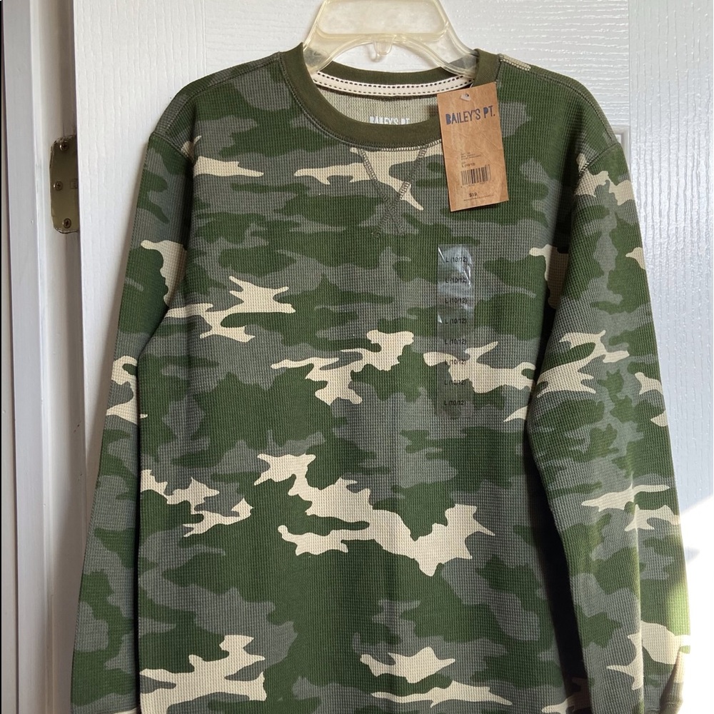 Camouflage khaki long sleeve shirt.